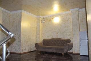 Отель M-Palace Hotel Батуми Стандартный трехместный номер-20