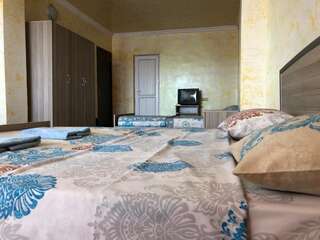 Отель M-Palace Hotel Батуми Стандартный трехместный номер-27